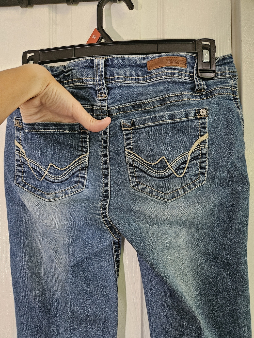 WallFlower Junior's Bootcut Mid-Rise Insta Stretch Jeans - Picture 7 of 11